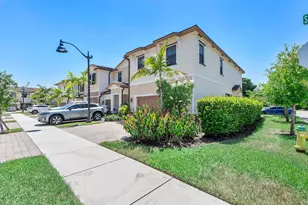 4721 Santa Cruz Way, Davie, FL 33314 - Photo 4