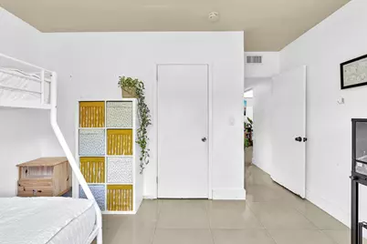 721 Fairway Drive, Plantation, FL 33317 - Photo 8
