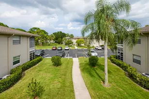 8 Lake Vista Trail, Port Saint Lucie, FL 34952 - Photo 4