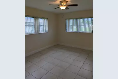 2771 Ashley Drive E #J, West Palm Beach, FL 33415 - Photo 6