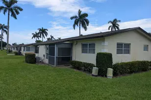 2771 Ashley Dr E, West Palm Beach, FL 33415 - Photo 10