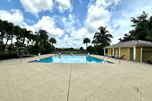 1632 Meadows Cir W, Boynton Beach, FL 33436 - Photo 22
