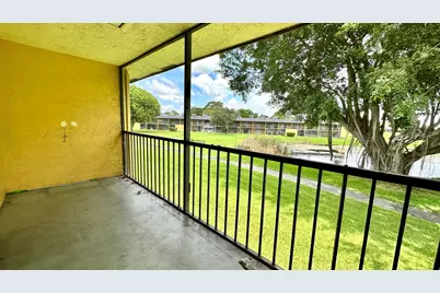 1632 Meadows Circle W, Boynton Beach, FL 33436 - Photo 16