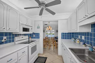 701 SW Lake Ct, Boynton Beach, FL 33426 - Photo 8