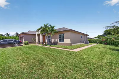 1016 Cheryl Road, Haverhill, FL 33417 - Photo 4