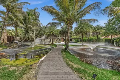 10831 SW 51st Court, Davie, FL 33328 - Photo 4