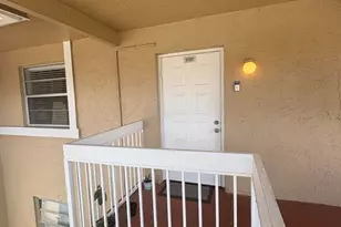 10107 Twin Lakes Dr, Coral Springs, FL 33071 - Photo 2