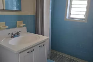 1560 NE 111th St, Miami, FL 33161 - Photo 4
