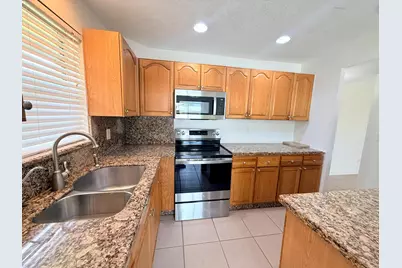 3324 SE Jefferson Street #3324, Stuart, FL 34997 - Photo 6