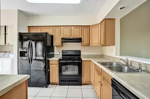 3810 NW 77th Ave, Davie, FL 33024 - Photo 8