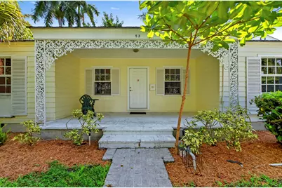 53 Palm Square, Delray Beach, FL 33483 - Photo 2