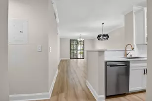 630 S Sapodilla Ave, West Palm Beach, FL 33401 - Photo 1