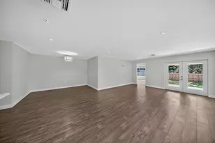 410 NE 34th St, Oakland Park, FL 33334 - Photo 16