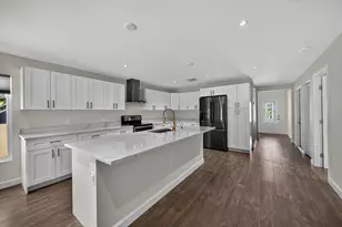 410 NE 34th St, Oakland Park, FL 33334 - Photo 6