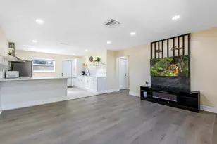3914 Serubi Ave, Palm Springs, FL 33461 - Photo 6