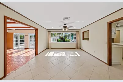 129 Alhambra Place, West Palm Beach, FL 33405 - Photo 10