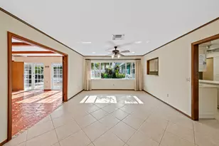 129 Alhambra Pl, West Palm Beach, FL 33405 - Photo 10