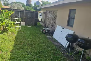 6134 Hogan Creek Rd, Margate, FL 33063 - Photo 14