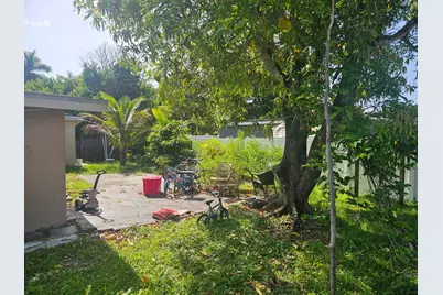 6134 Hogan Creek Road, Margate, FL 33063 - Photo 16