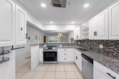 2638 Gately Drive E #125, West Palm Beach, FL 33415 - Photo 2