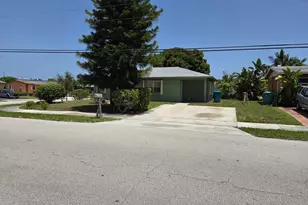 734 NE 1st St, Boynton Beach, FL 33435 - Photo 2