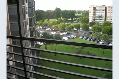 1000 Saint Charles Place #701, Pembroke Pines, FL 33026 - Photo 2