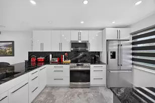2903 Victoria Cir, Coconut Creek, FL 33066 - Photo 14