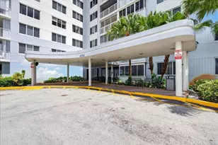 4200 Hillcrest Dr, Hollywood, FL 33021 - Photo 2