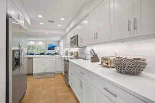 13307 Polo Club Rd, Wellington, FL 33414 - Photo 10
