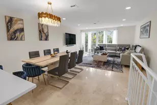 814 NE 19th Ave, Fort Lauderdale, FL 33304 - Photo 2