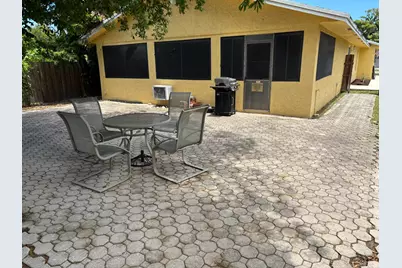 4143 Randolph Court, Lake Worth, FL 33461 - Photo 2