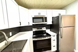 226 Kent N, West Palm Beach, FL 33417 - Photo 2
