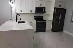 20873 NW 3rd Ln, Pembroke Pines, FL 33029 - Photo 4