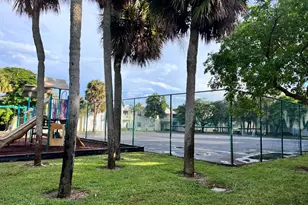 409 Executive Center Dr, West Palm Beach, FL 33401 - Photo 28