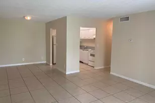 409 Executive Center Dr, West Palm Beach, FL 33401 - Photo 2