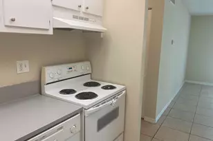 409 Executive Center Dr, West Palm Beach, FL 33401 - Photo 8