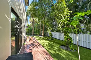 11695 NW 2nd St, Plantation, FL 33325 - Photo 6