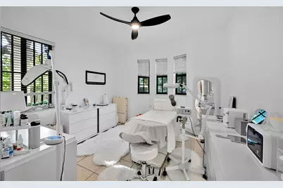 11695 NW 2nd Street, Plantation, FL 33325 - Photo 18