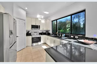 11695 NW 2nd Street, Plantation, FL 33325 - Photo 16