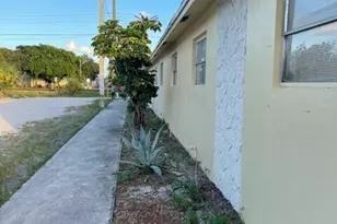1130 N F St, Lake Worth, FL 33460 - Photo 10