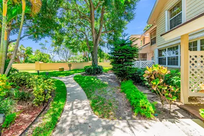 8120 Northboro Court #20A, Lake Clarke Shores, FL 33406 - Photo 8