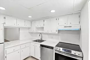1050 Country Club Dr, Margate, FL 33063 - Photo 12