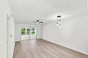 1050 Country Club Dr, Margate, FL 33063 - Photo 18