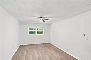 1050 Country Club Dr, Margate, FL 33063 - Photo 22