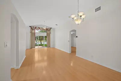 4977 Victoria Circle, West Palm Beach, FL 33409 - Photo 8