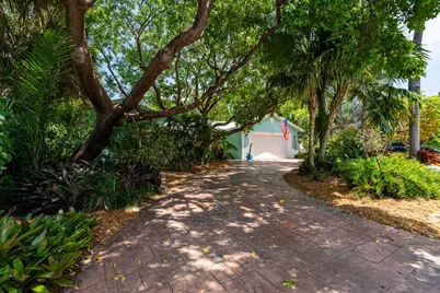 2823 NE 35th Court, Lighthouse Point, FL 33064 - Photo 2