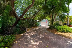 2823 NE 35th Ct, Lighthouse Point, FL 33064 - Photo 2