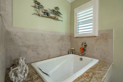 2823 NE 35th Court, Lighthouse Point, FL 33064 - Photo 22