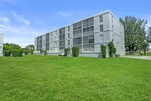 7980 N French Dr, Pembroke Pines, FL 33024 - Photo 30