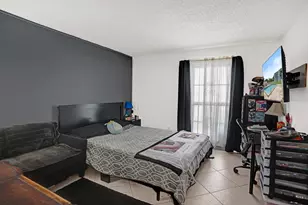 7980 N French Dr, Pembroke Pines, FL 33024 - Photo 20